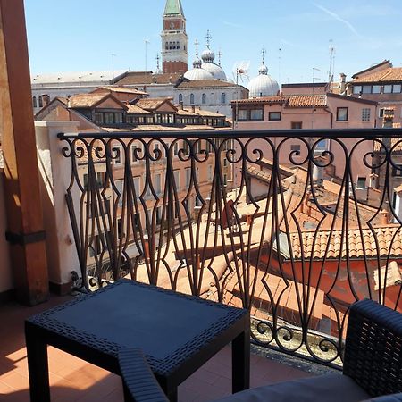Residenza Tiziana Venezia Apartment Bagian luar foto