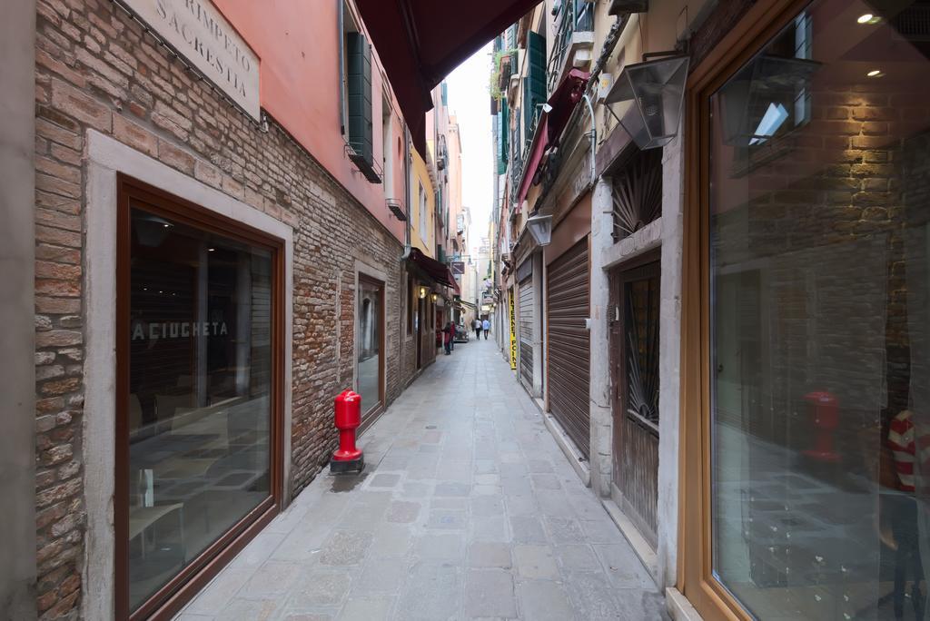 Residenza Tiziana Venezia Apartment Bagian luar foto